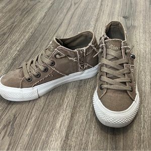 SOLD Womens Blowfish Shoe